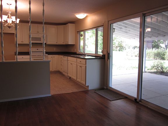 5th image of 117 Lea Meadows Dr