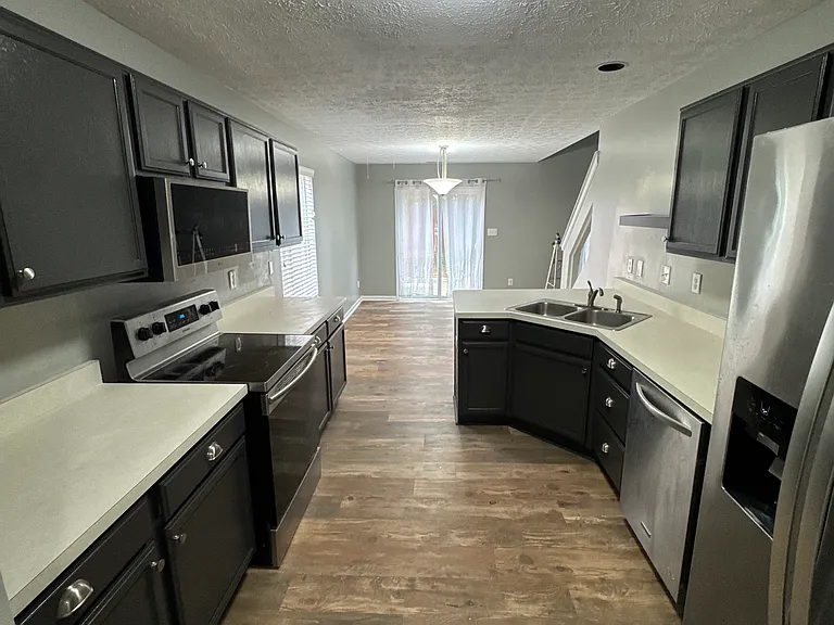6650 Largo Ln — Photo 8