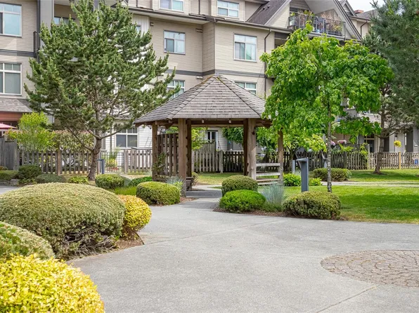 2117 Meredith Rd #207, Nanaimo, BC V9S 2N2