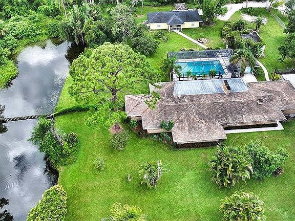 4th image of 3012 Desoto Rd