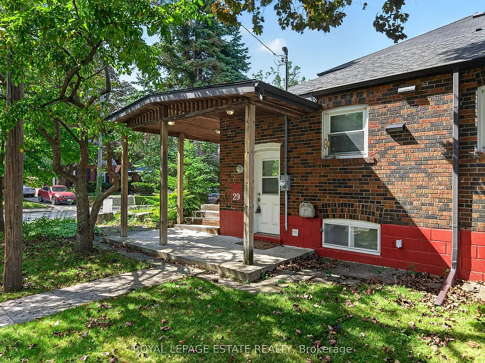 29 Red Deer Ave