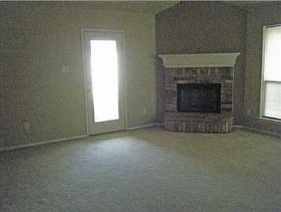 3rd image of 4420 Shady Elm Dr