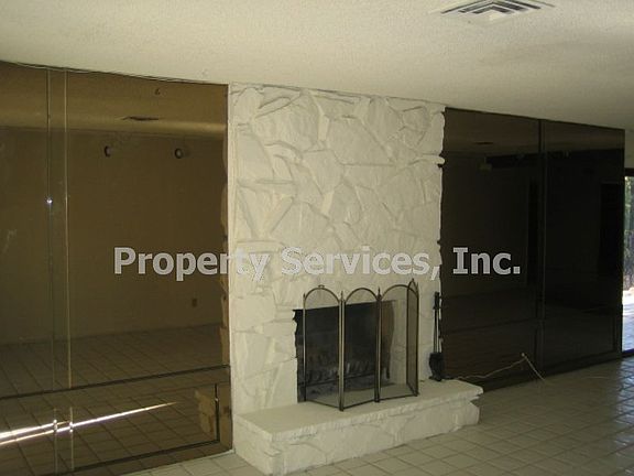 4th image of 4155 Blue Heron Ct