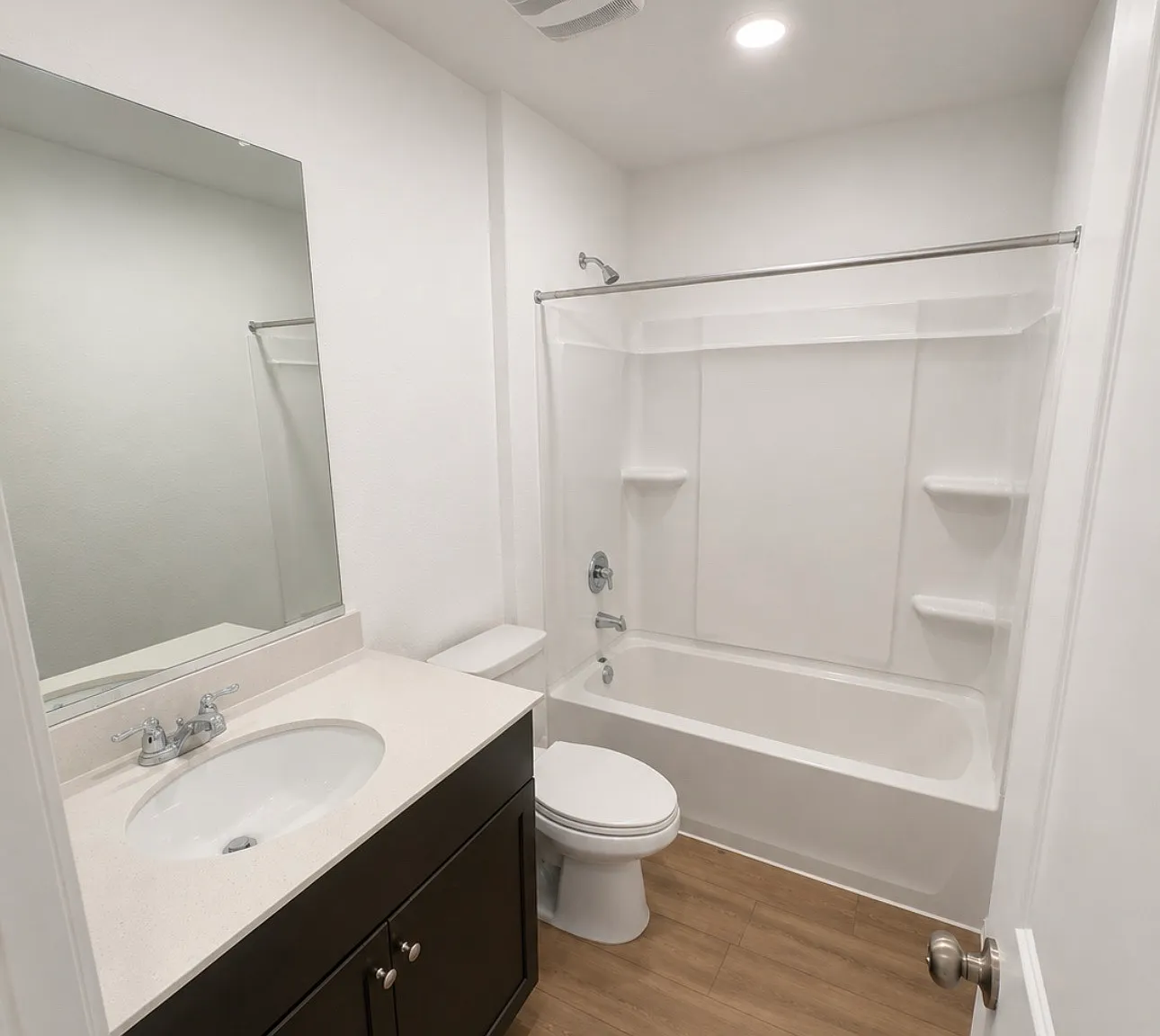 3 bed, 2.5 bath, 1468 sqft, $1,700 — Photo 4