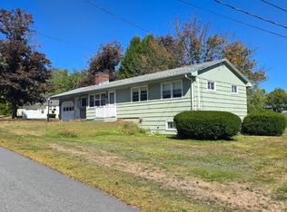 2 Heathwood Ln, Lewiston, ME 04240
