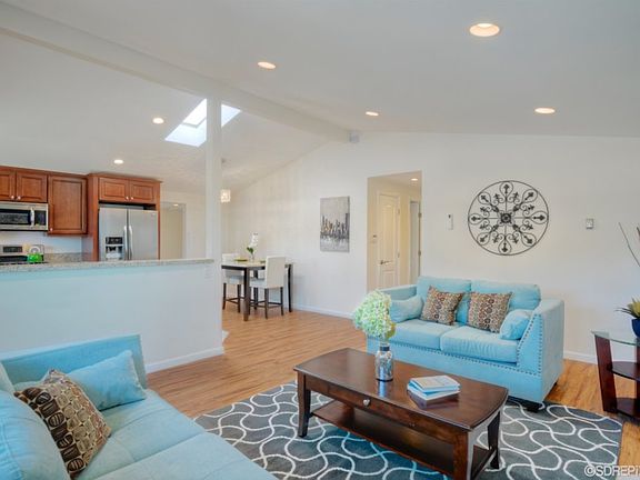 3rd image of 9401 Seltzer Ct