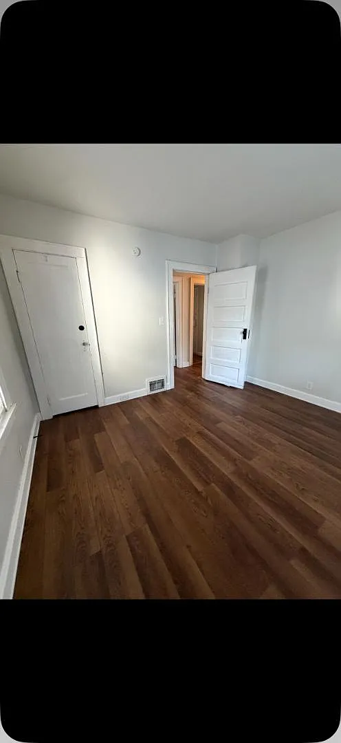 735 E Powell Ave - Unit B — Photo 1