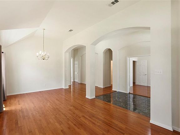 4th image of 3507 Barberry Dr