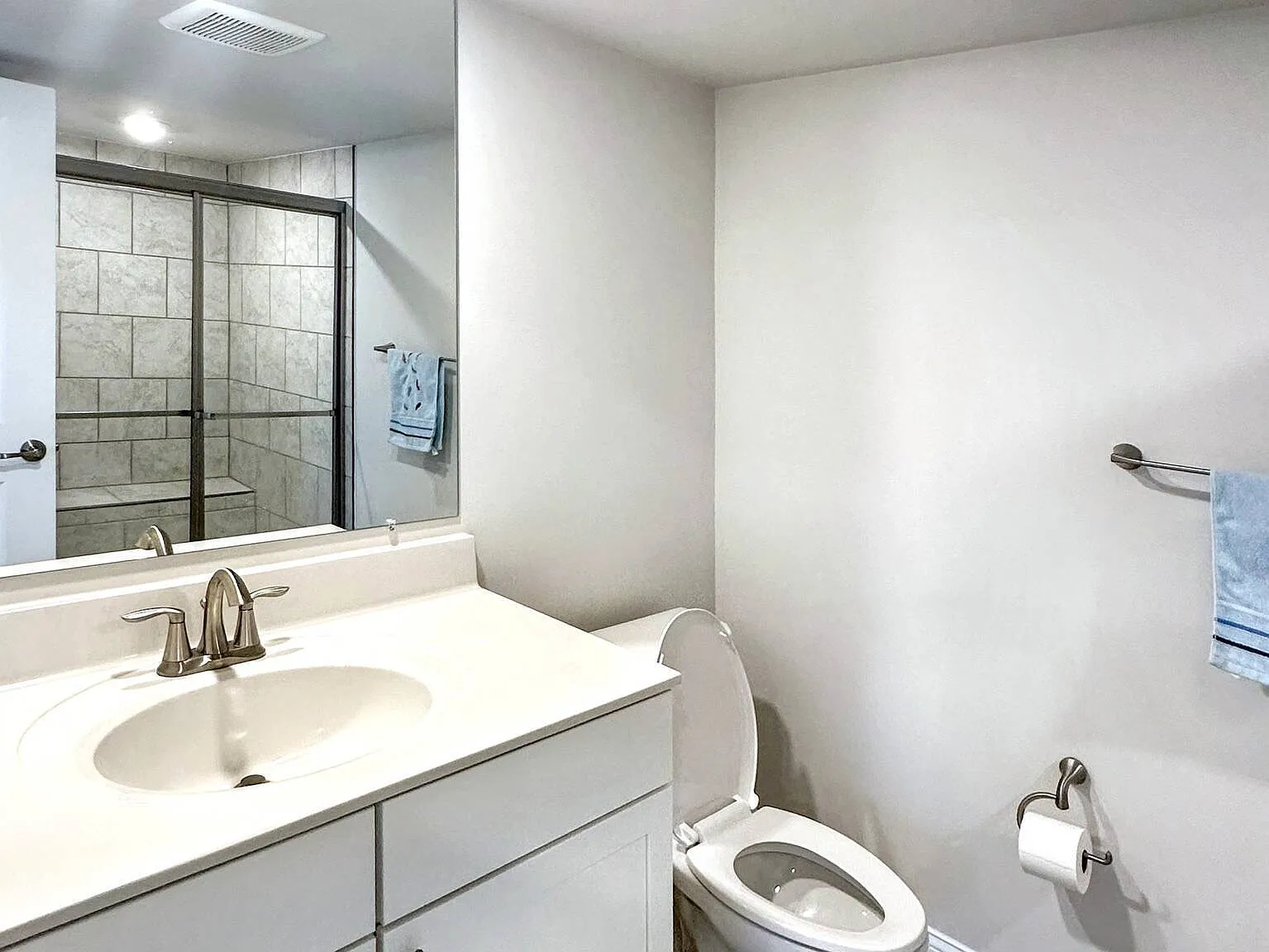 3 bed, 3.5 bath, 1837 sqft, $3,000 — Photo 3