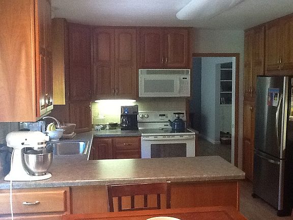 3rd image of 701 E C St