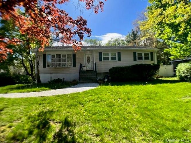 2nd image of 8 Edward Ln