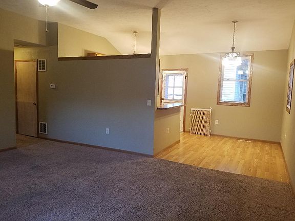 3rd image of 648 Montrose St