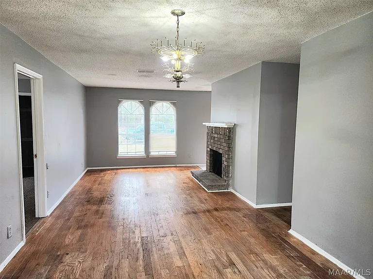 6105 Jennifer Ln — Photo 4