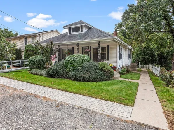 117 Wamsutta Ave, Worcester, MA 01602