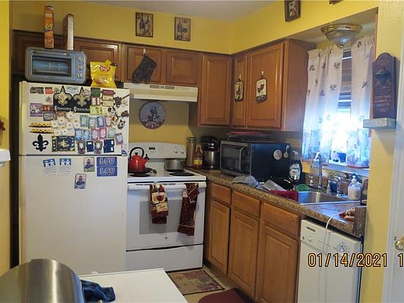 2nd image of 3105-3105A Pakenham Dr