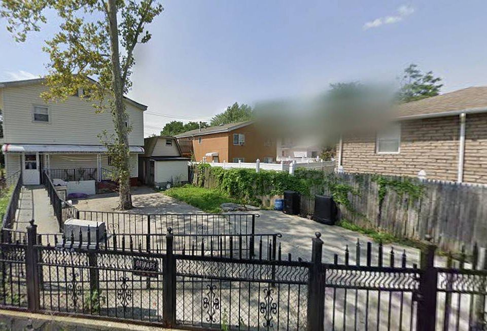 1st image of 1540 Harding Park