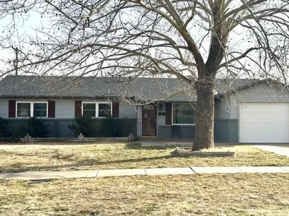 2811 W 18th St, Plainview, TX 79072