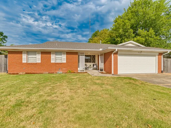 715 N Susan Ave, Ada, OK 74820