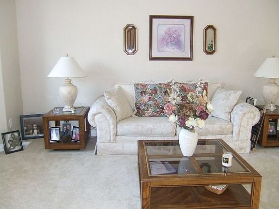 Living Room Photo # 1