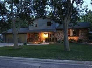 1109 E Cedar St, Brandon, SD 57005