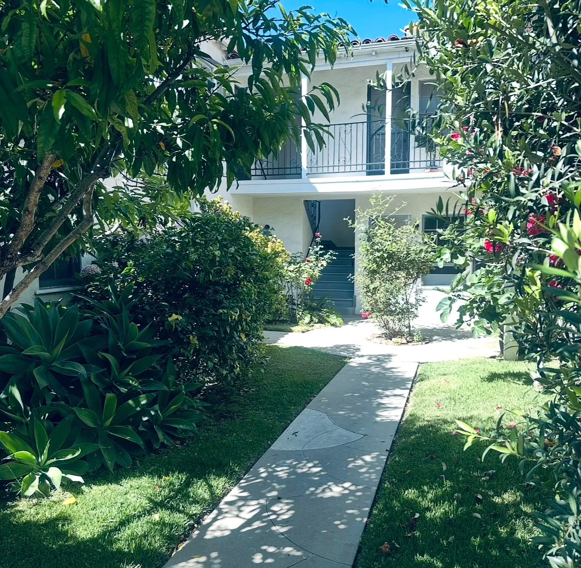 Studio, 500 sqft, $2,100 — Photo 2