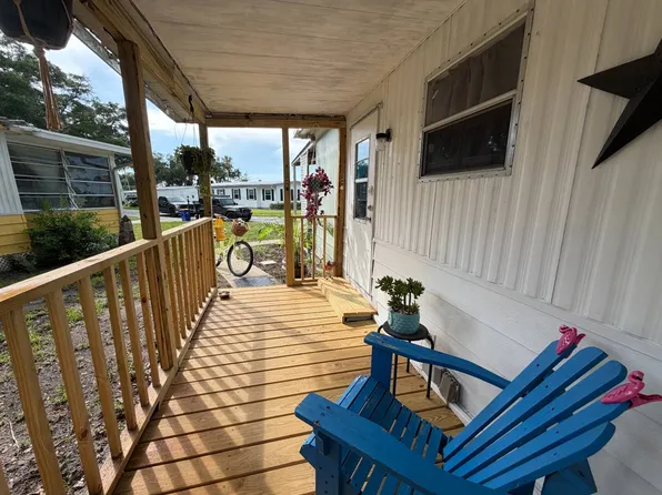 27 Las Palmas Dr, Edgewater, FL 32132