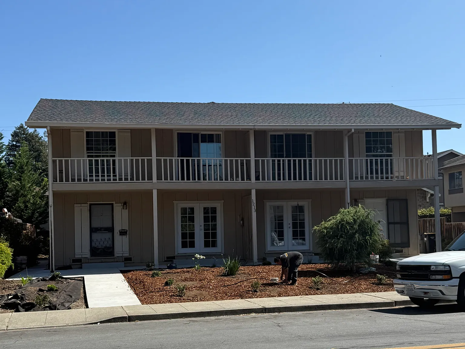 1213 W Washington Ave — Photo 4