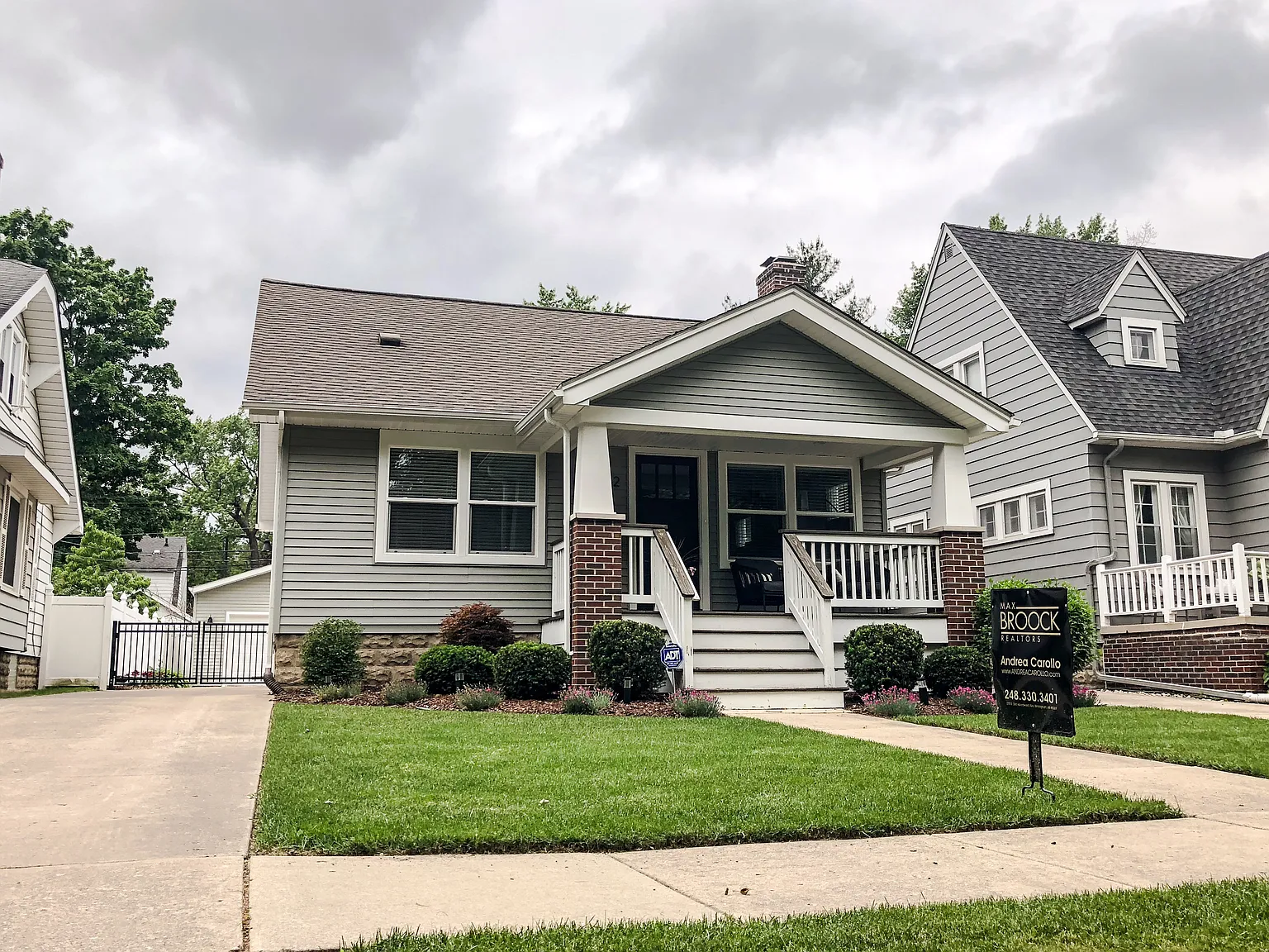 642 S Rembrandt Ave photo 1