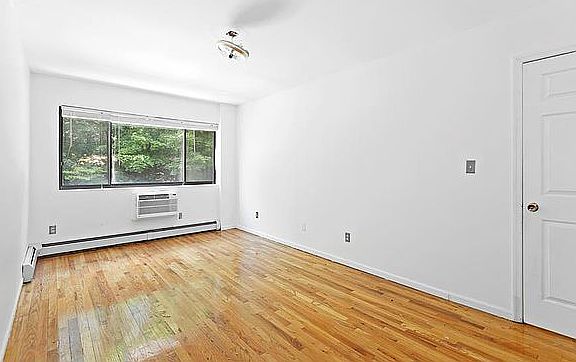 3rd image of 66-11 Alderton St #2