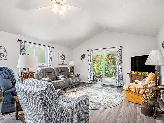 3rd image of 2762 Sugarberry Ln
