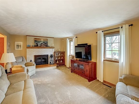 5th image of 6949 Michelle Pl