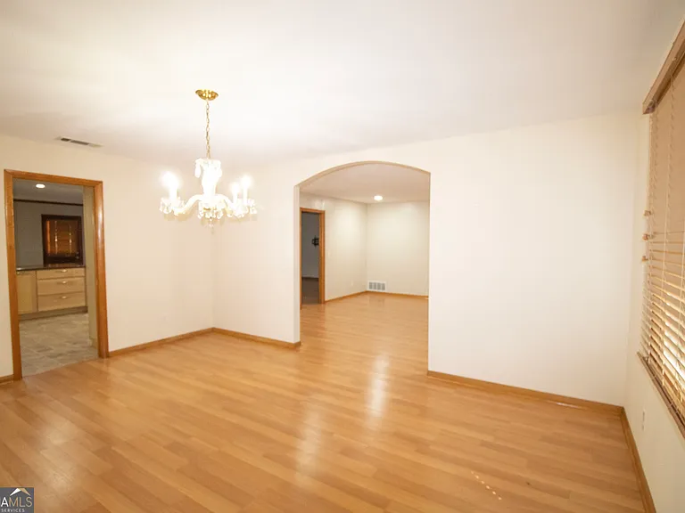 111 Ashley Ln — Photo 7