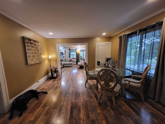 3rd image of 1020 E Beardsley Ave