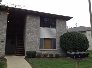 460 Westwood Ct APT C, Crystal Lake, IL 60014