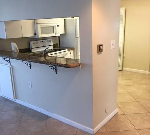 2nd image of 11101 Glenmoor Dr