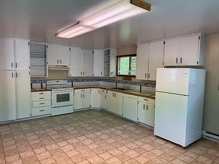2nd image of 418 W Babcock St #C