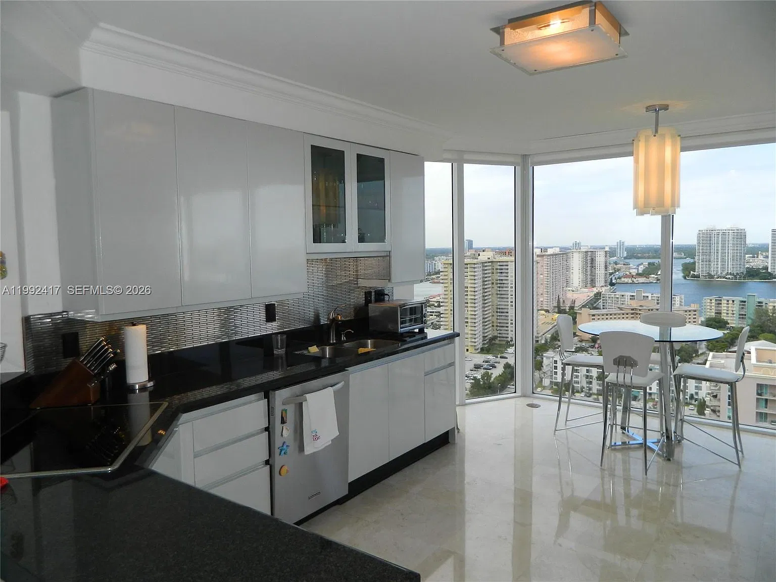 The Pinnacle Condo — Photo 4