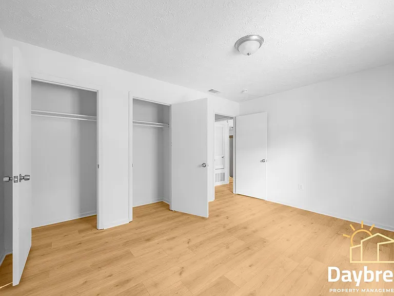 10913 Queen Ann Ct — Photo 9