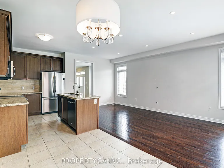 41 Spruce Pine Cres — Photo 12