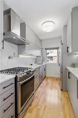 3rd image of 383 Grand St APT M304