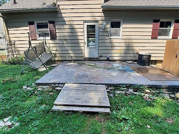 3rd image of 339 Sieber Ave