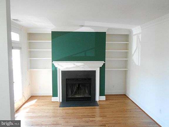 2nd image of 1040 N Randolph St #2B