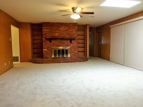 5th image of 2613 Camarie Ave
