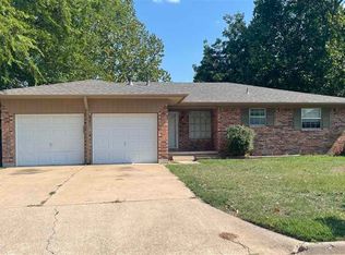 528 NE Cimarron Cir, Lawton, OK 73507