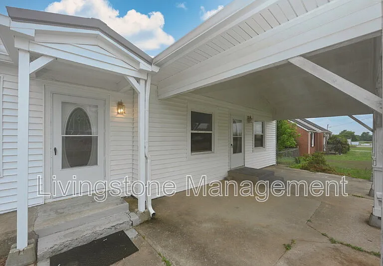 872 W Albert Gallatin Ave — Photo 49