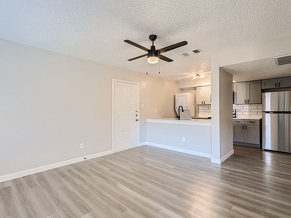 1950 Oak Creek Ln Bedford TX-print-005-005-Living Room-3600x2395-300dpi Large