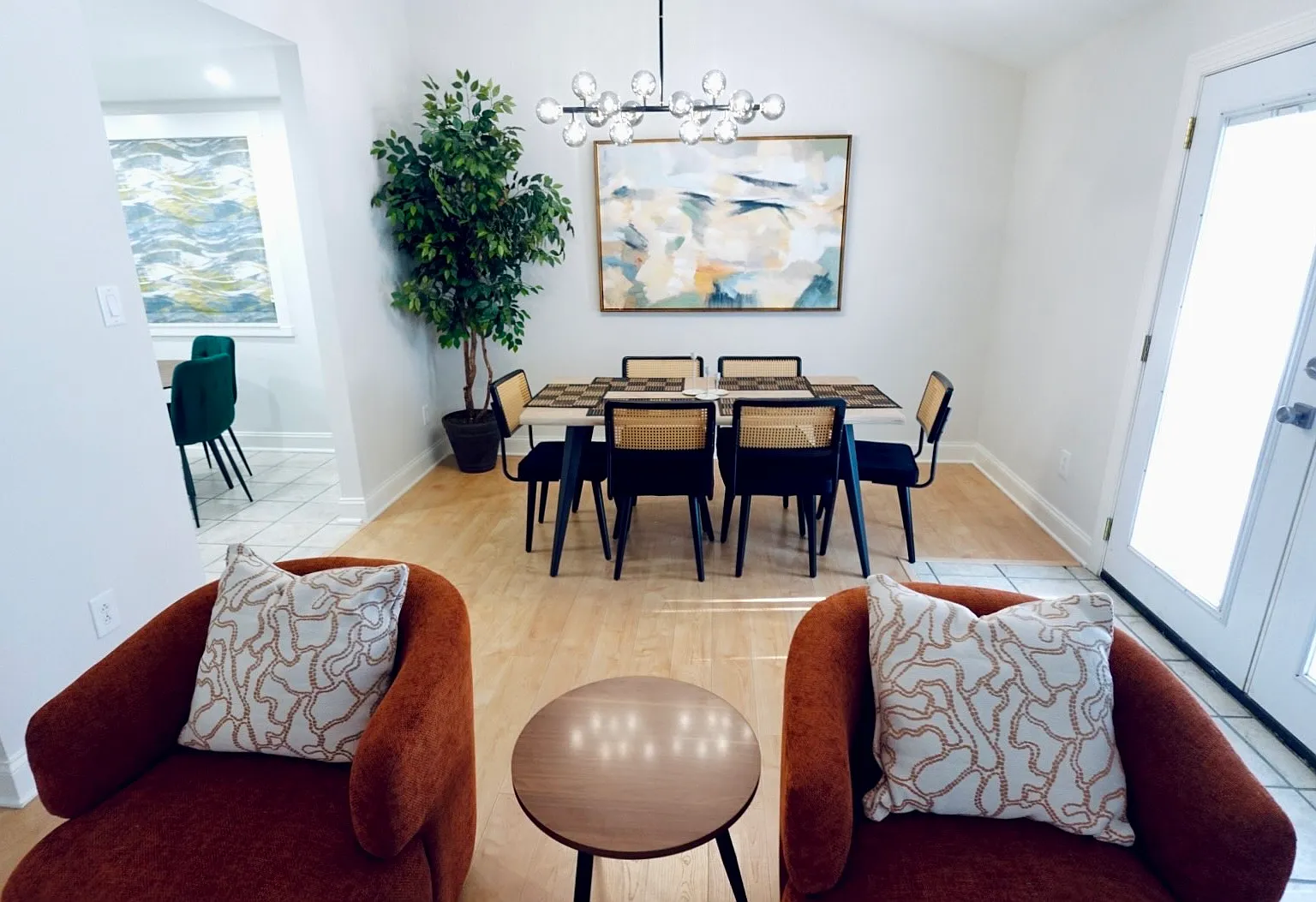 3 bed, 1423 sqft, $2,400 — Photo 4