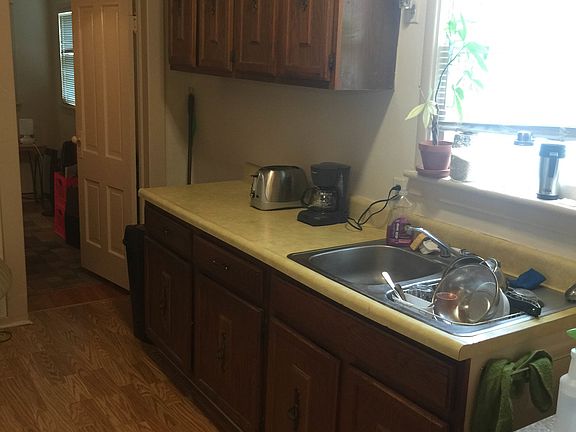 4th image of 1727 B St APT 2
