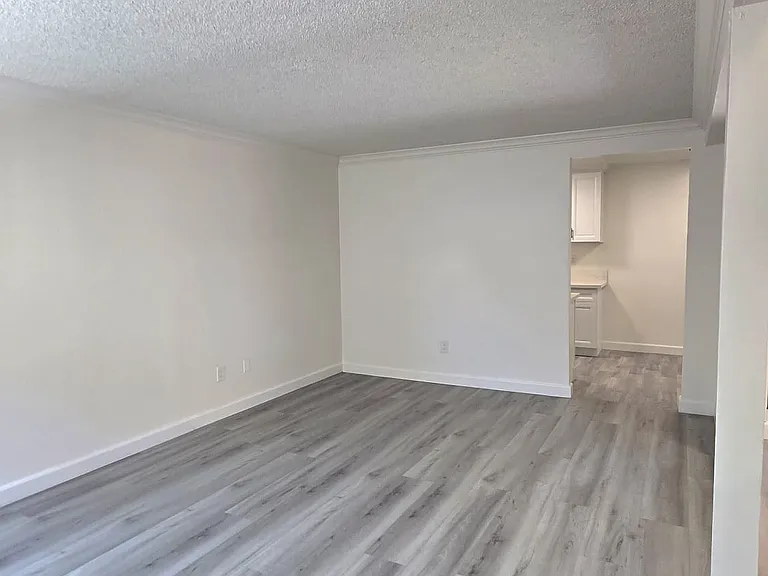 1334 Engracia Ave — Photo 2
