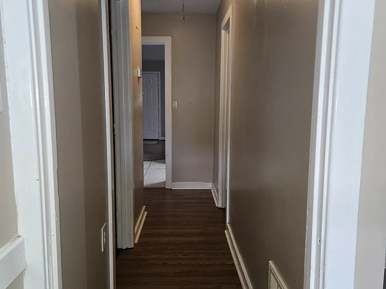 127 Hunt Club Ct — Photo 6